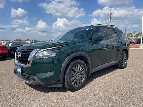 Certified 2024 Nissan Pathfinder SL w/ SL Premium Package FWD image 3