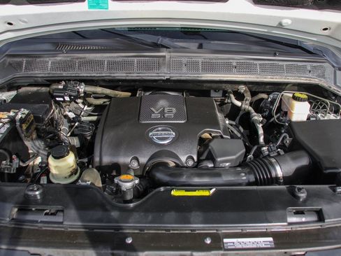 Used 2013 Nissan Titan SV w/ SV Value Truck Pkg image 11