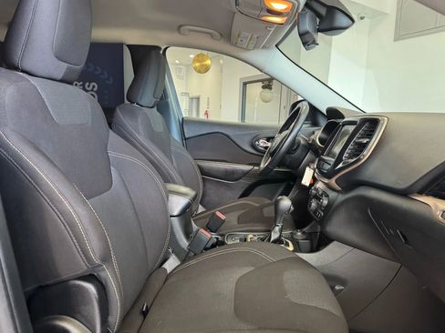 Used 2016 Jeep Cherokee Latitude w/ Cold Weather Group image 23