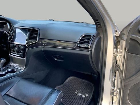 Used 2020 Jeep Grand Cherokee Overland AWD/4WD image 19