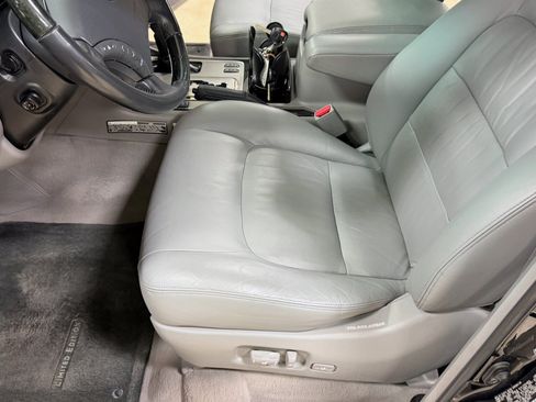 Used 2007 Lexus LX 470 4WD w/ Limited Edition image 30