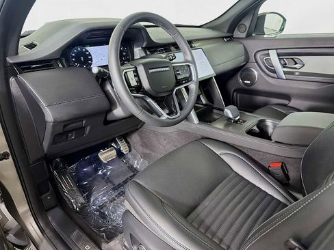 Used 2024 Land Rover Discovery Sport Dynamic SE image 9