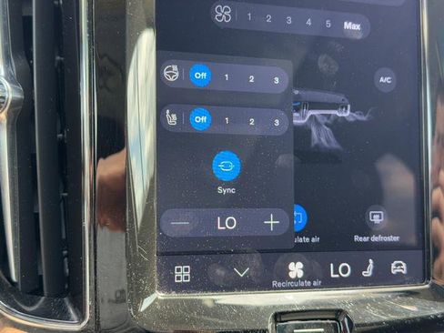 Certified 2025 Volvo XC60 B5 Plus image 21