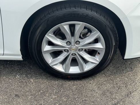 Used 2025 Chevrolet Malibu LT FWD image 9
