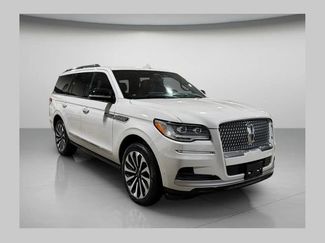Used 2022 Lincoln Navigator Reserve video 1