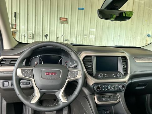 Used 2023 GMC Acadia Denali w/ Denali Ultimate Package AWD/4WD image 10