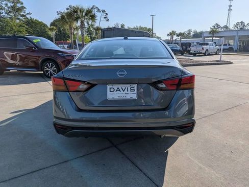 Used 2024 Nissan Altima 2.5 SV FWD image 4