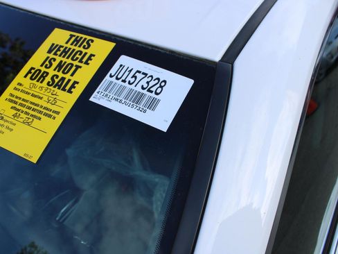 Used 2018 Toyota Camry LE image 16