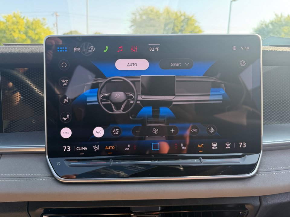 Certified 2026 Volkswagen Tiguan SE R-Line FWD image 18