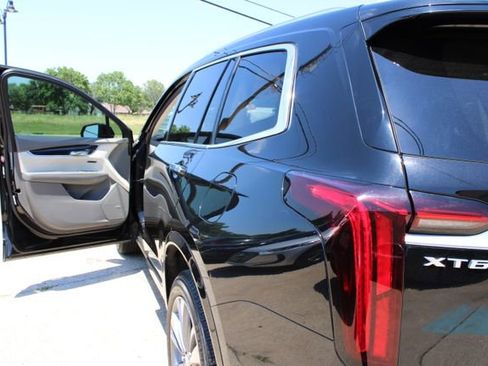 Used 2020 Cadillac XT6 Premium Luxury FWD image 9