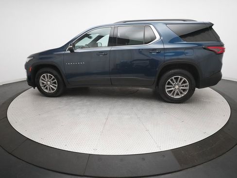Used 2022 Chevrolet Traverse LT image 25