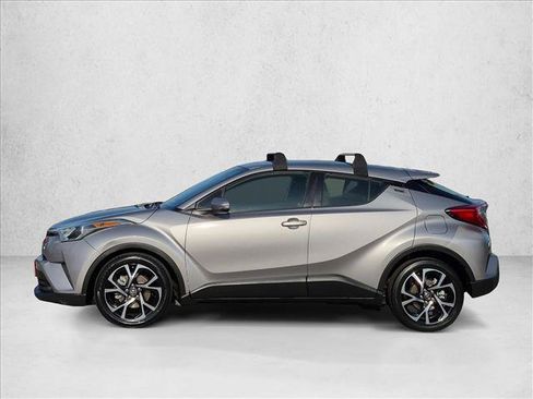 Used 2018 Toyota C-HR XLE FWD image 9