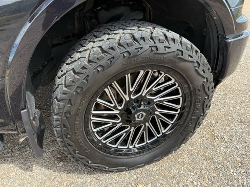 Used 2019 Ford F150 Lariat w/ Equipment Group 502A Luxury AWD/4WD image 10
