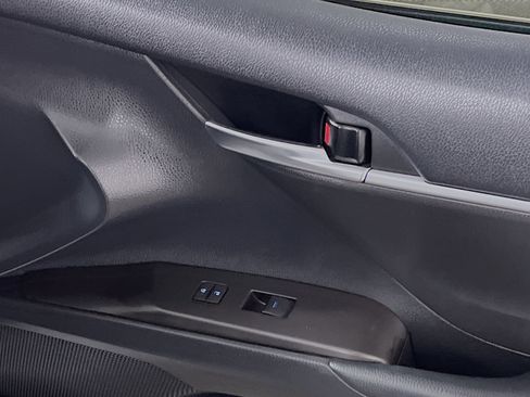 Used 2022 Toyota Camry SE image 32