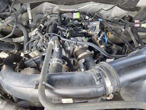 Used 2020 Ford F150 XLT image 30