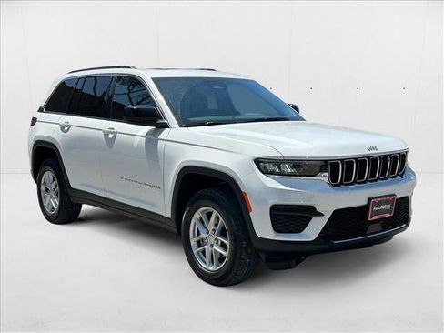 New 2025 Jeep Grand Cherokee Laredo X image 6