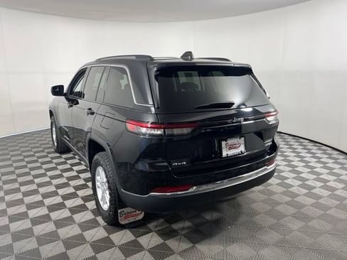 Used 2023 Jeep Grand Cherokee Laredo AWD/4WD image 5