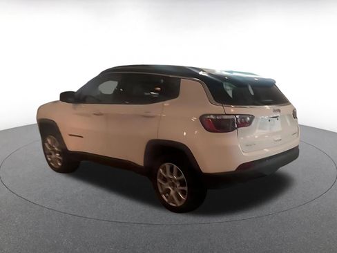 Used 2025 Jeep Compass Limited AWD/4WD image 14