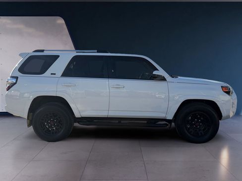 Used 2022 Toyota 4Runner SR5 image 6