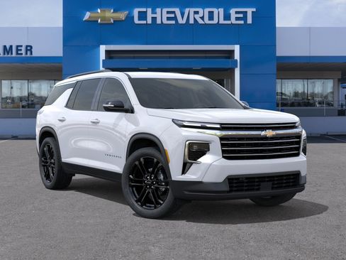 New 2026 Chevrolet Traverse LT w/ LPO, Floor Liner Package FWD image 31