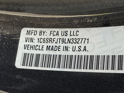Used 2020 RAM 1500 Laramie AWD/4WD image 31