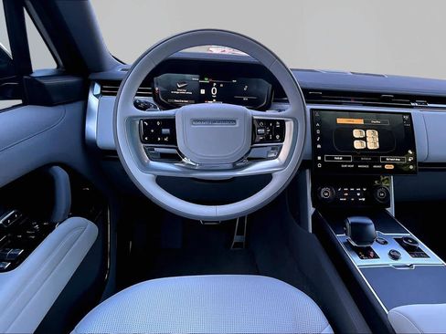Used 2023 Land Rover Range Rover SV AWD/4WD image 6