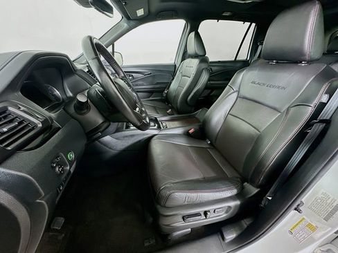 Certified 2022 Honda Pilot Black Edition image 32
