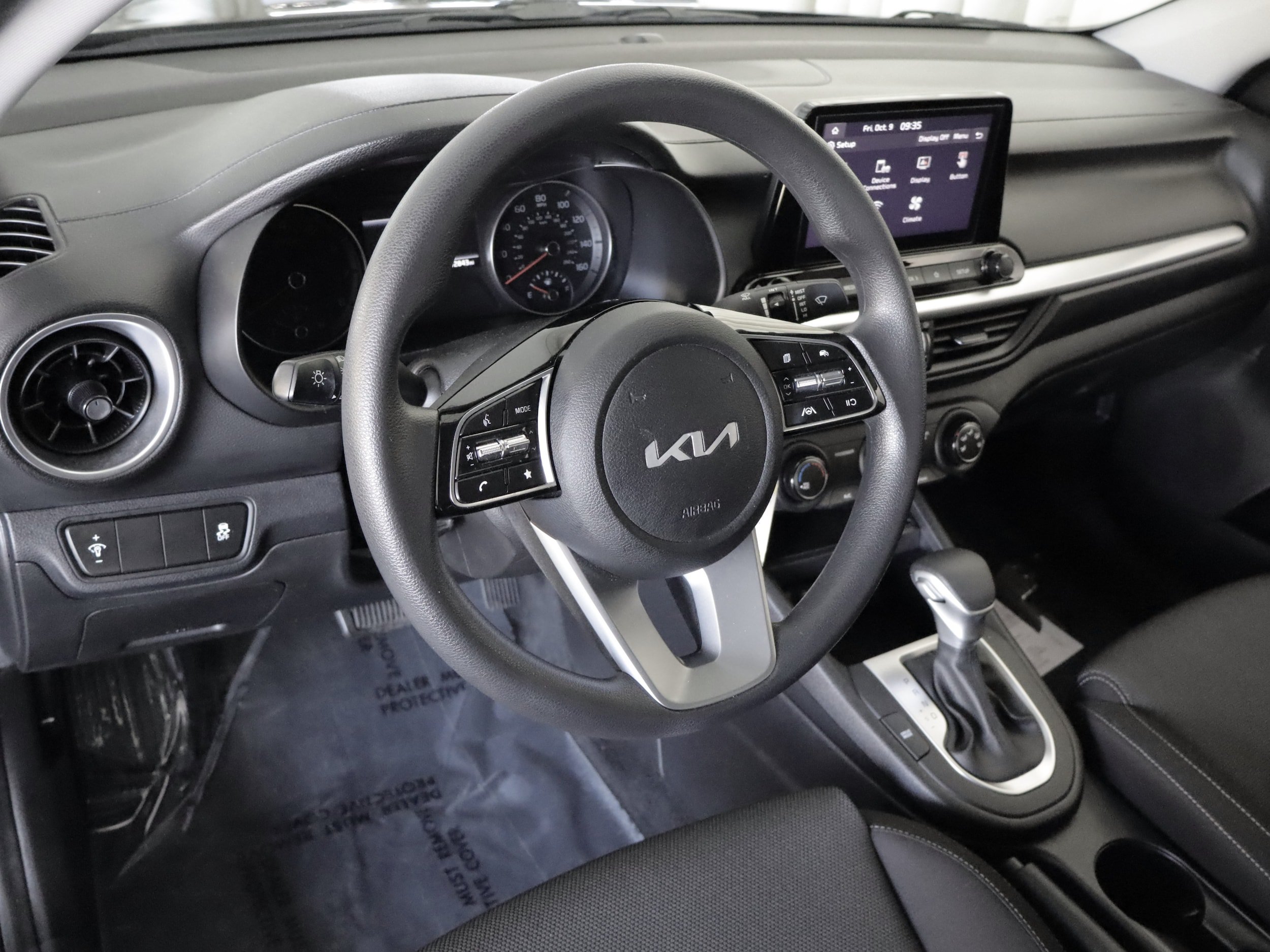 Used 2023 Kia Forte LXS FWD image 8