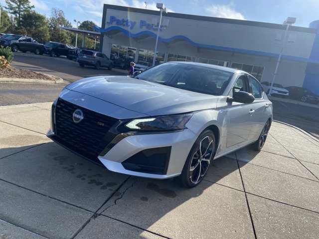 Used 2025 Nissan Altima 2.5 SR FWD image 4