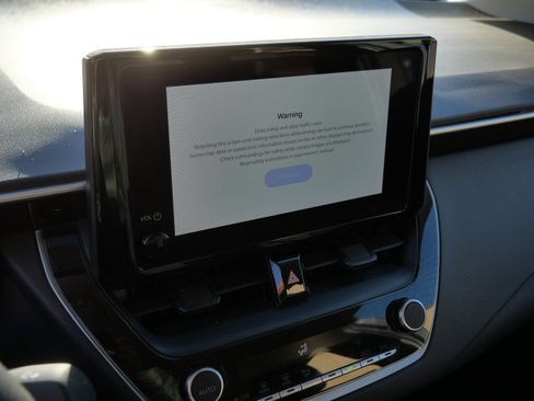 Certified 2024 Toyota Corolla LE image 23