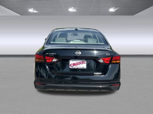 Used 2024 Nissan Altima 2.5 SV FWD image 4