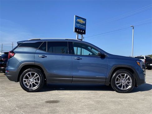 Used 2024 GMC Terrain SLT image 7