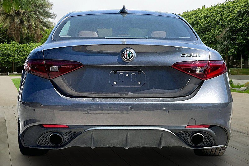 Used 2018 Alfa Romeo Giulia Ti Sport w/ Quick Order Package 22U Sport RWD image 3