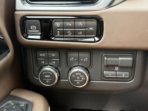 New 2026 GMC Yukon XL Denali Ultimate AWD/4WD image 33