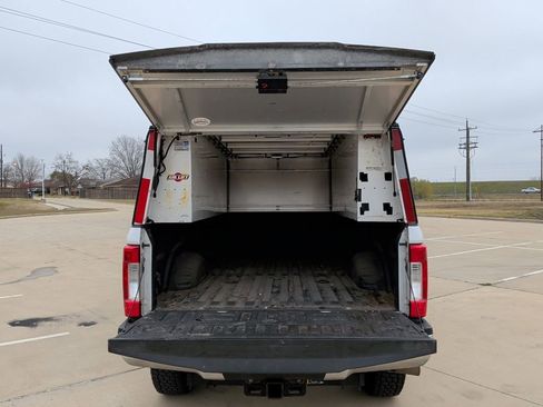 Used 2017 Ford F350 Lariat w/ Chrome Package image 37