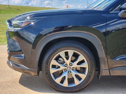 Used 2024 Toyota Grand Highlander FWD image 13