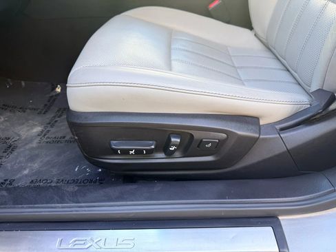 Used 2017 Lexus ES 350 w/ Luxury Package image 11