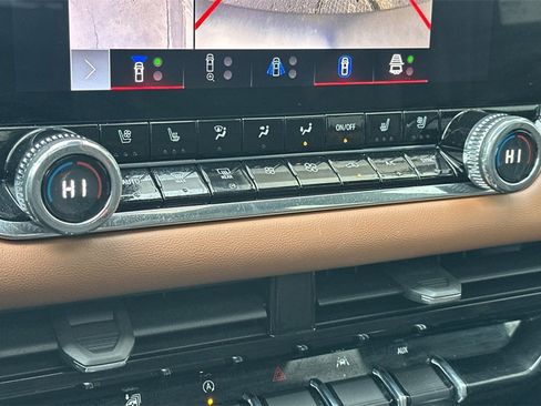 Used 2024 GMC Canyon AT4 w/ AT4 Premium Package image 22