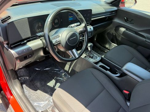 Used 2024 Hyundai Kona SEL AWD/4WD image 12