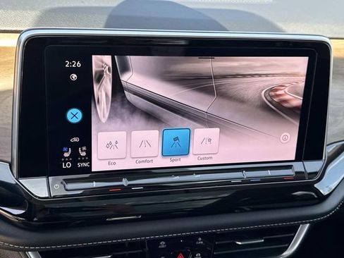 Certified 2024 Volkswagen Atlas SE w/ Panoramic Sunroof Package FWD image 16