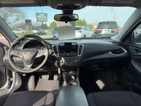 Used 2019 Chevrolet Malibu LS FWD image 7