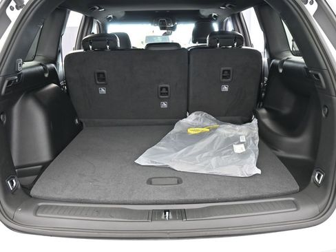 New 2026 Jeep Grand Cherokee Altitude RWD image 32
