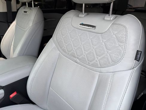 Used 2025 Ford Explorer Platinum w/ LUX Leather Package AWD/4WD image 2