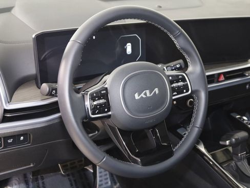 Used 2025 Kia Sorento SX image 6