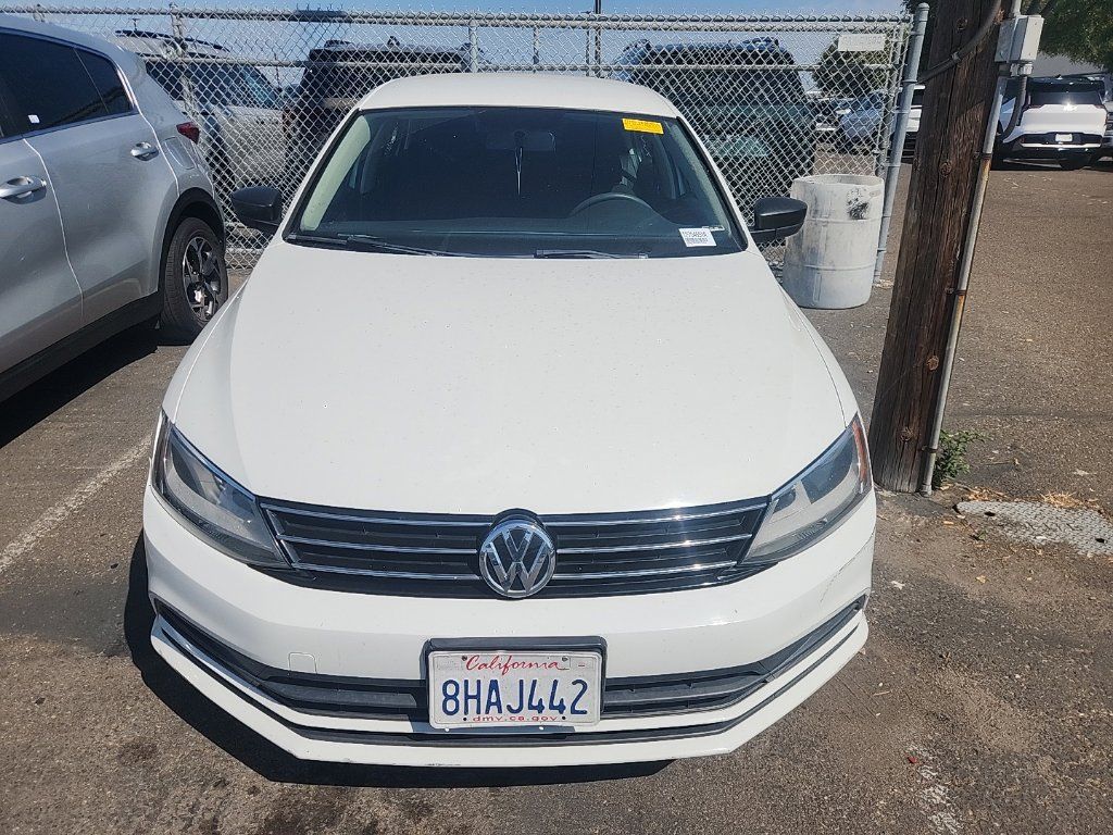 Used 2016 Volkswagen Jetta S FWD image 2