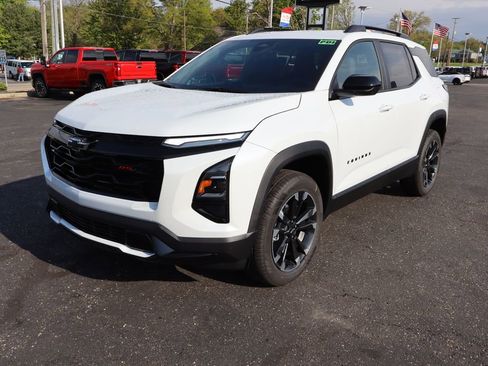 New 2026 Chevrolet Equinox RS w/ Convenience Package III FWD image 26