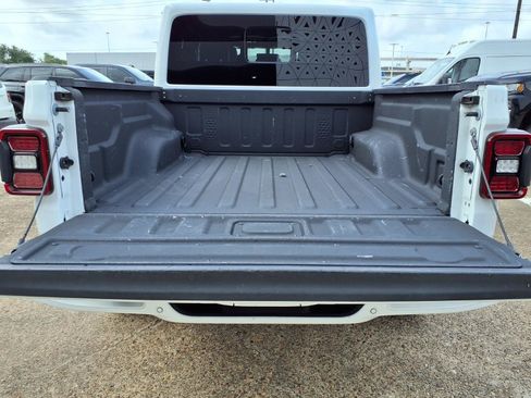 Used 2023 Jeep Gladiator Overland AWD/4WD image 22