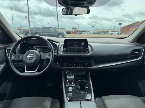Used 2023 Nissan Rogue SV FWD image 8