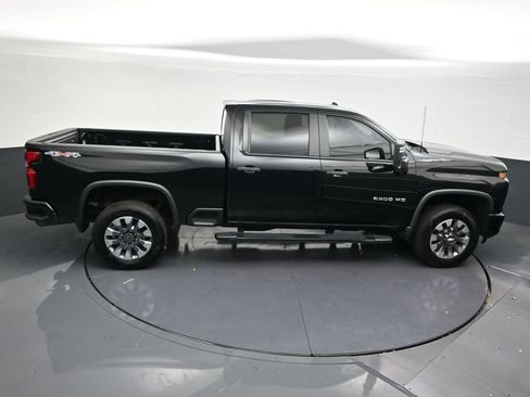Used 2021 Chevrolet Silverado 2500 Custom w/ Custom Value Package AWD/4WD image 19