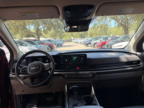 Used 2026 Kia Carnival FWD image 36